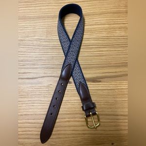 Vineyard vines boys belt size 24